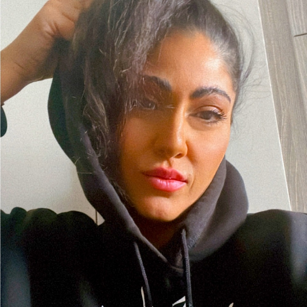 Meet your Posher, Naz